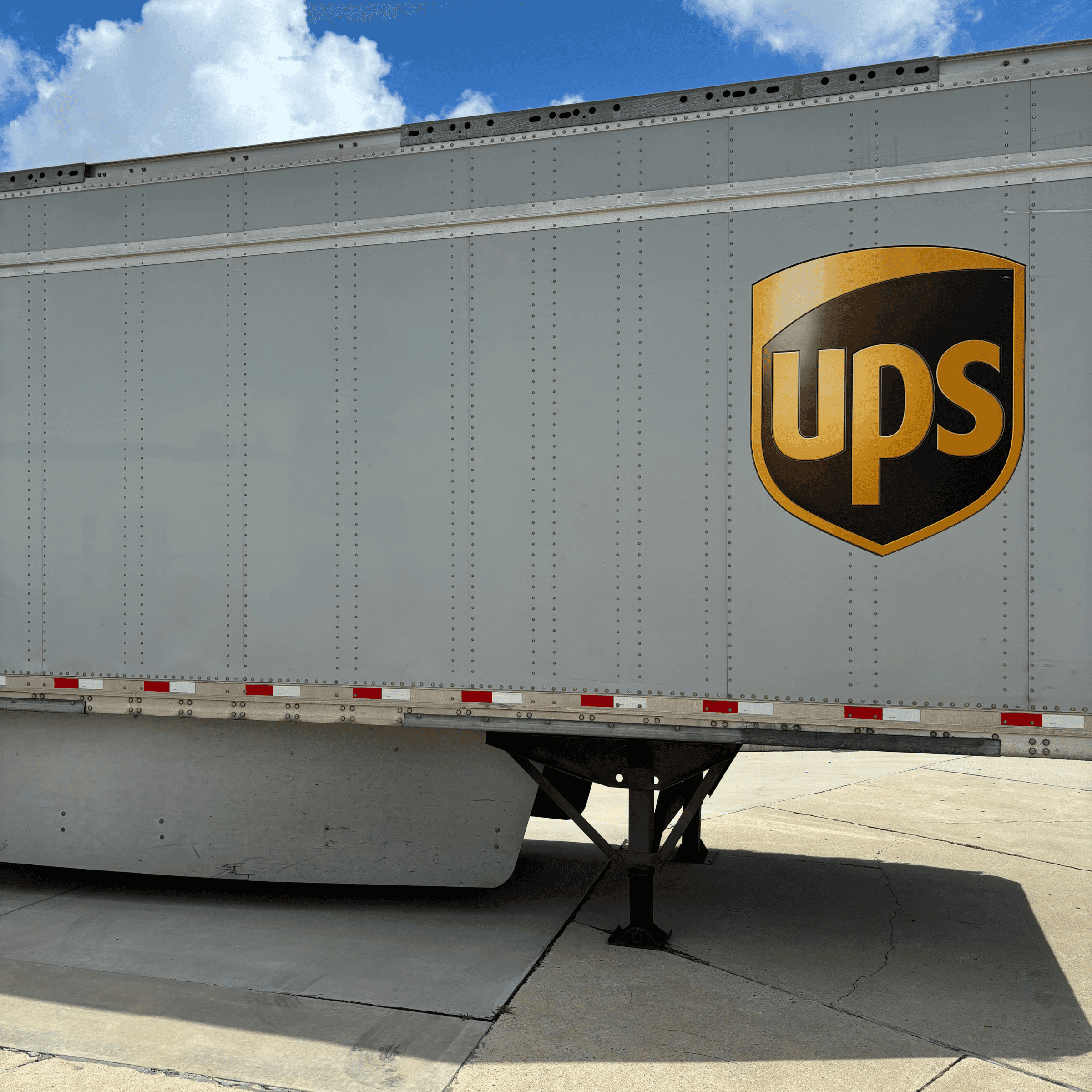 UPS Drop Trailer