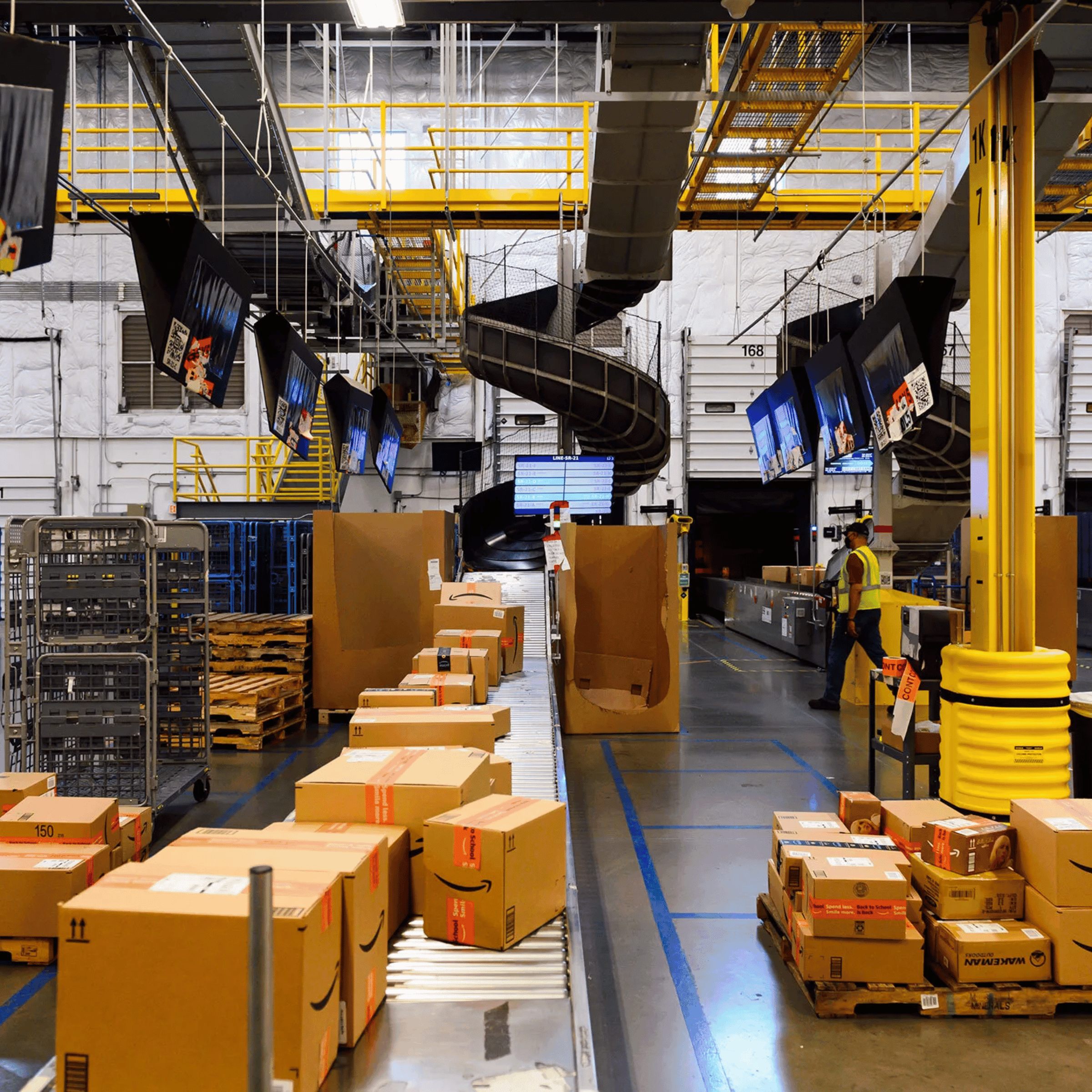 Amazon’s 2025 Fulfillment Fee Changes: Why More Brands Are Offloading to 3PLs Amazon’s 2025 Fulfillment Fee Changes: Why More Brands Are Offloading to 3PLs