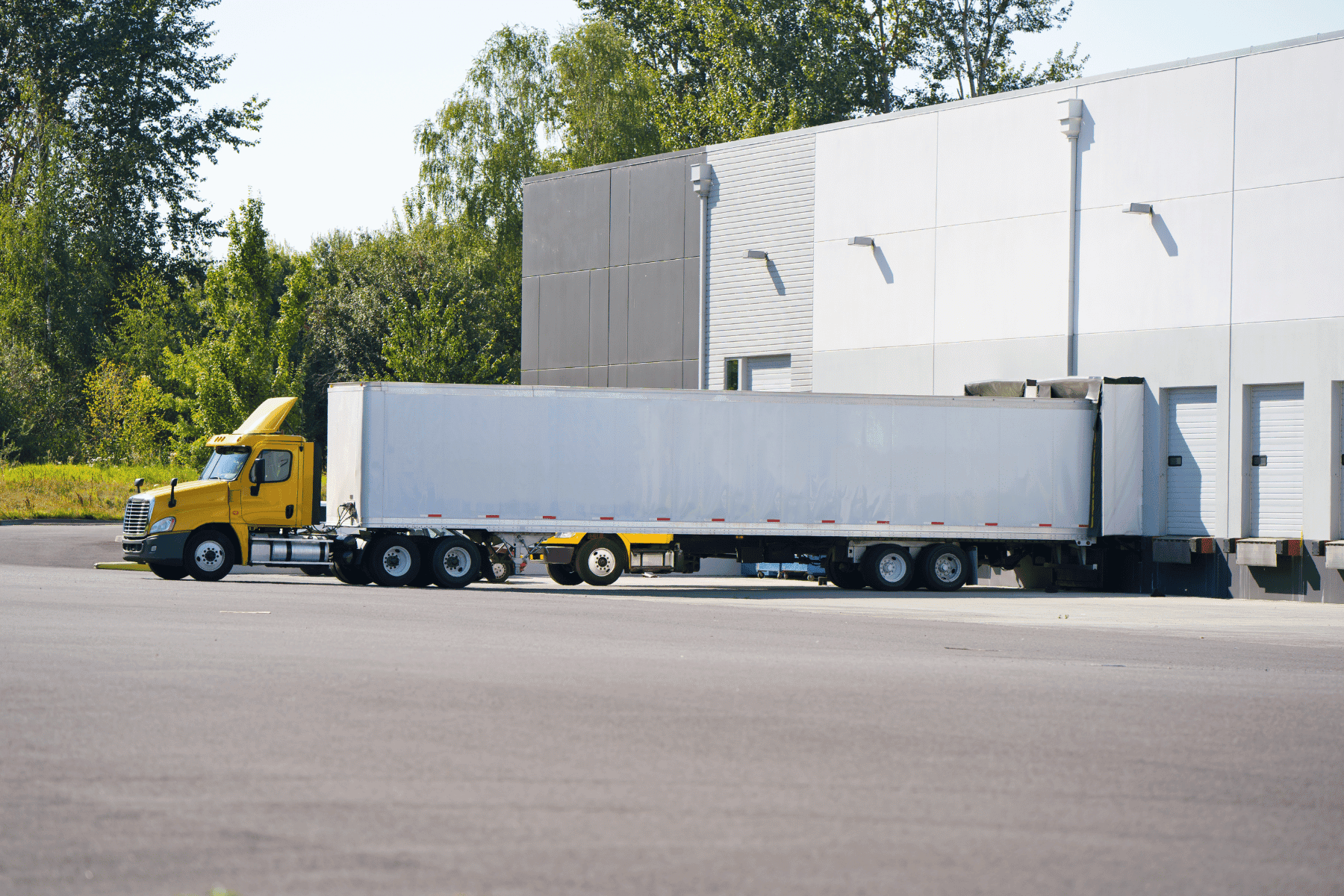 Cross-Docking in Logistics: Definition, Operations, and Benefits Cross-Docking in Logistics: Definition, Operations, and Benefits