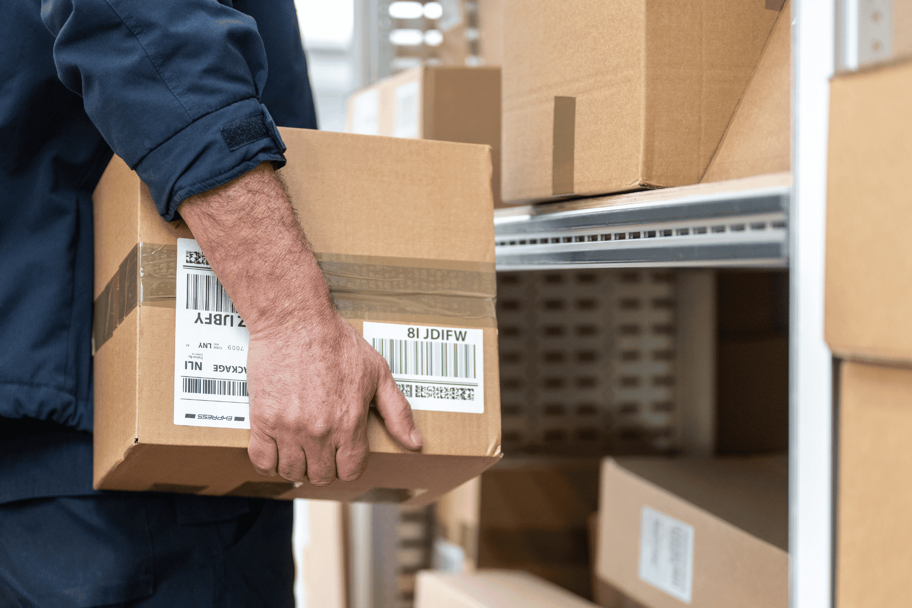 The Benefits of Unified Commerce and How it Can Maximize the Customer Experience The Benefits of Unified Commerce and How it Can Maximize the Customer Experience